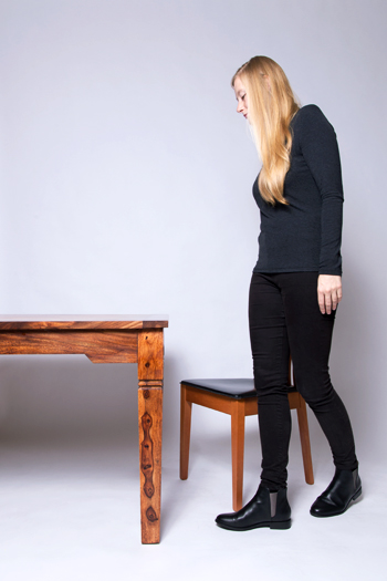 Anleitung - Sich an einen Tisch setzen - How to sit at a table