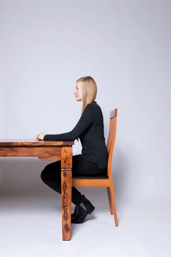 Anleitung - Sich an einen Tisch setzen - How to sit at a table