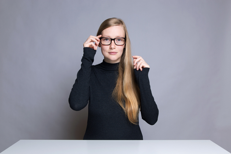 Aleitung - Eine Brille auf- und absetzen / How to put on and take off glasses Joerg Lipskoch