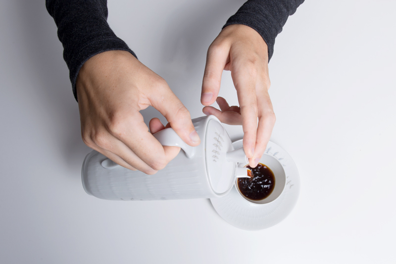 Anleitung - Tasse Kaffee einschenken - How to pour a cup of coffee