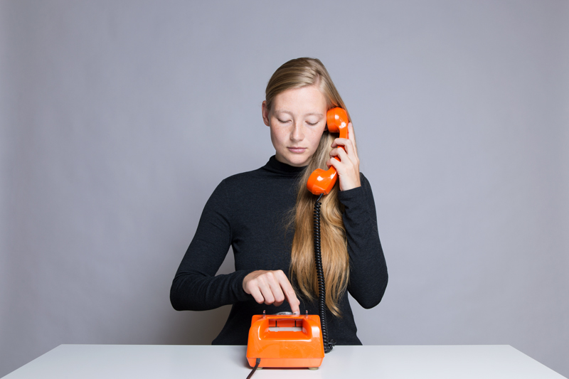 Anleitung - Ein Wählscheibentelefon benutzen - How to use a dial phone