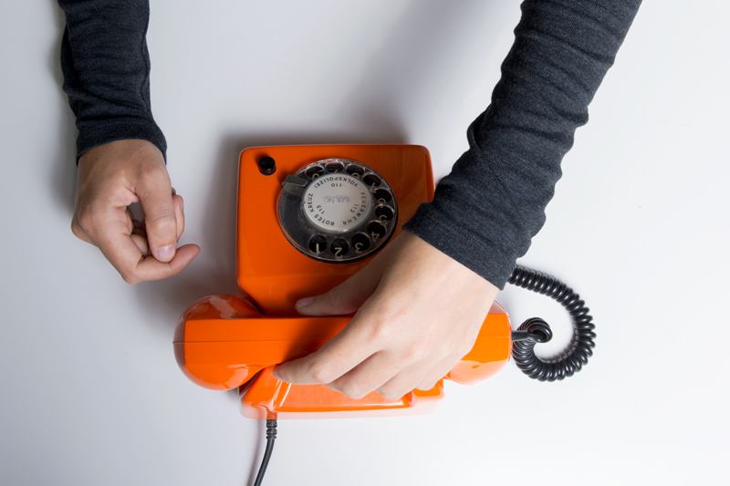 Anleitung - Ein Wählscheibentelefon benutzen - How to use a dial phone